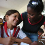 Forjando el futuro y contribuyendo a la educación de los demás.