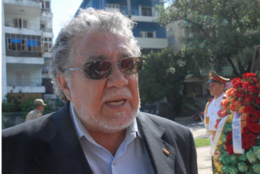 Acto de recordación al Grito de Libertad en América Latina, y colocación de ofrenda floral al prócer de la independencia del Ecuador, Eloy Alfaro, en la Avenida de los Presidentes, en el municipio de Plaza de la Revolución, en el que participaron Elio Gómez, vicepresidente del Instituto Cubano de Amistad con los Pueblos ICAP Y Jorge Rodríguez Hernández, embajador de Ecuador en Cuba. Fotos: Agustín Borrego.