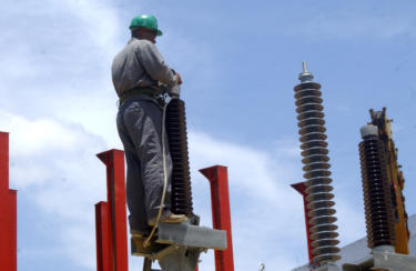 El trabajo no se detiene en la Unión Eléctrica.