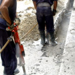 Brigadas de trabajadores de todo el país intervienen en estas labores.