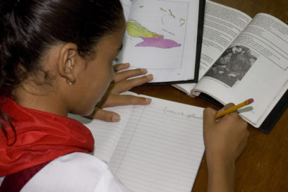 Contarán estudiantes cubanos con más de 20 millones de libretas