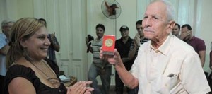 Elio Menéndez, un periodista de 83 años que recibió la Medalla Conmemorativa 50 años de la UPEC. Foto: JR