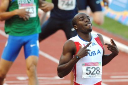 Cisneros líder en semifinales