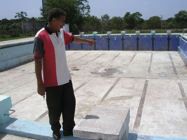 La piscina del Fajardo vacía. Foto: del autor