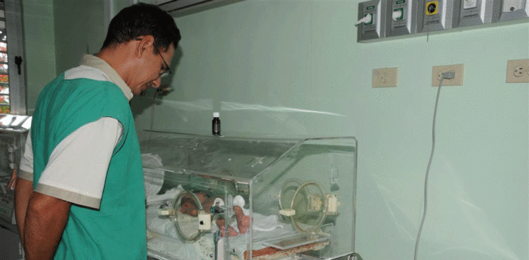 El espirituano Otoniel Felipe Guardarrama, especialista en Neonatología y Máster en Atención Integral; Mayra Mier de Armas, especialista de II grado en Oftalmología, experta en vítreo retina del Instituto Cubano Oftalmológico Ramón Pando Ferrer de la capital y el doctor Andrés Morilla, jefe del Grupo Nacional de Neonatología serán los representantes de Cuba en el Tercer Taller Internacional de Retinopatía de la prematuridad.