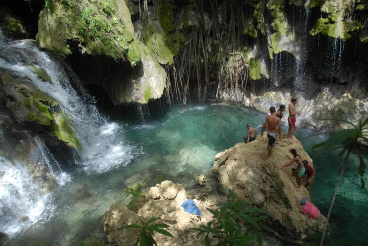Además de las ofertas gastronómicas y recreativas, las aguas de Rancho Querete devienen atractivo principal para los visitantes.