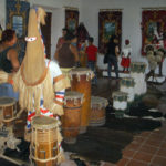 La llamada sala de los Orishas exhibe la riqueza cultural y religiosa heredada de África.