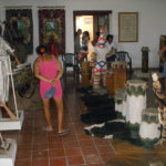 El Museo de la Ruta del Esclavo expone una valiosa colección de tambores de origen africano, entre ellos los batá, yuca y de bembé.