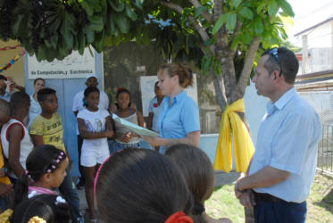 Lectura de los compromisos. Foto: Agustín Borrego