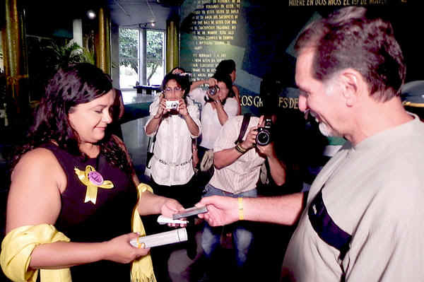 18ya-rene-glez-clarisa