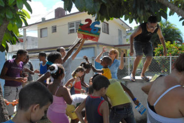 También tuvieron piñata. Foto: Agustín Borrego.