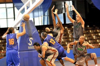 Avileños y Capitalinos siguen sin rivales