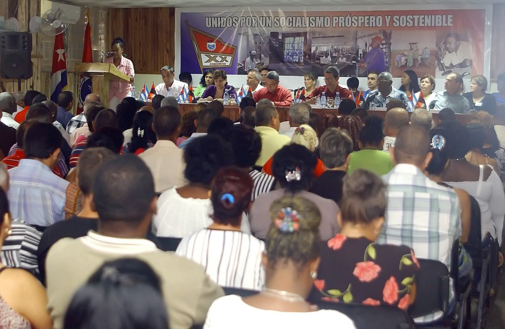 En la conferencia, los participantes hicieron suyo el reclamo de la liberación inmediata de los antiterroristas cubanos presos injustamente en cárceles estadounidenses. Foto: César A. Rodríguez.