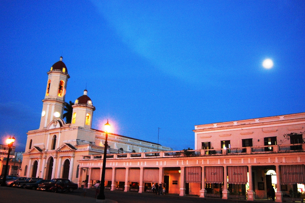 Centro histórico de la ciudad de Cienfuegos: Patrimonio Cultural de la Humanidad, declarado por la UNESCO en el año 2005. Foto: Del autor