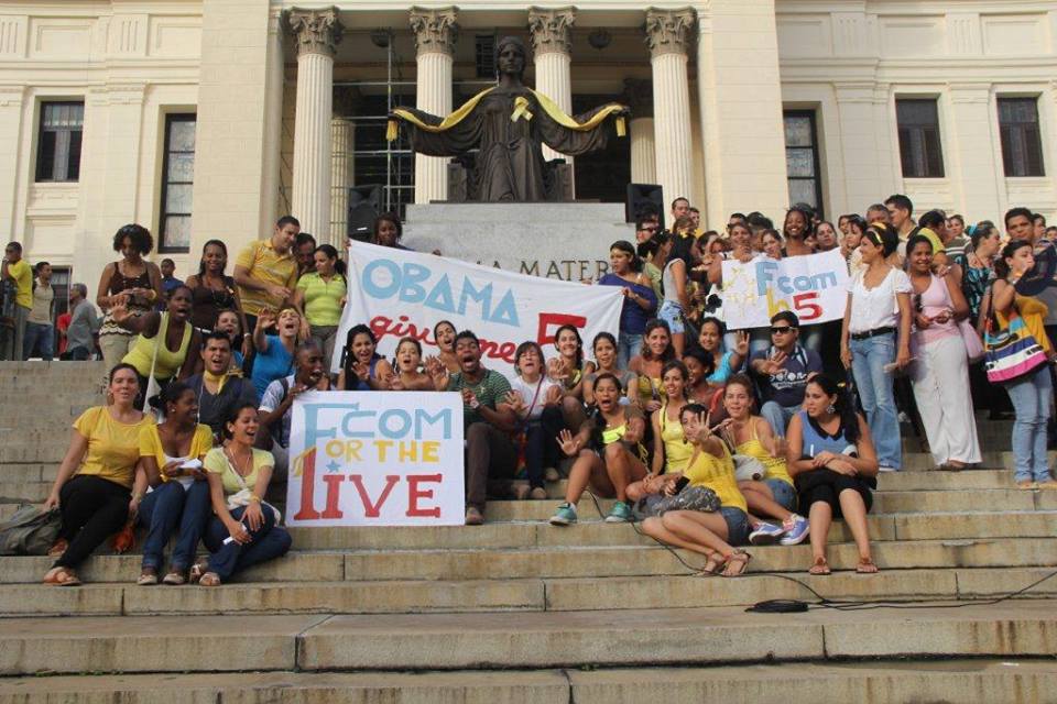 Cintas amarillas en la UH. Foto. Karla María Venereo León