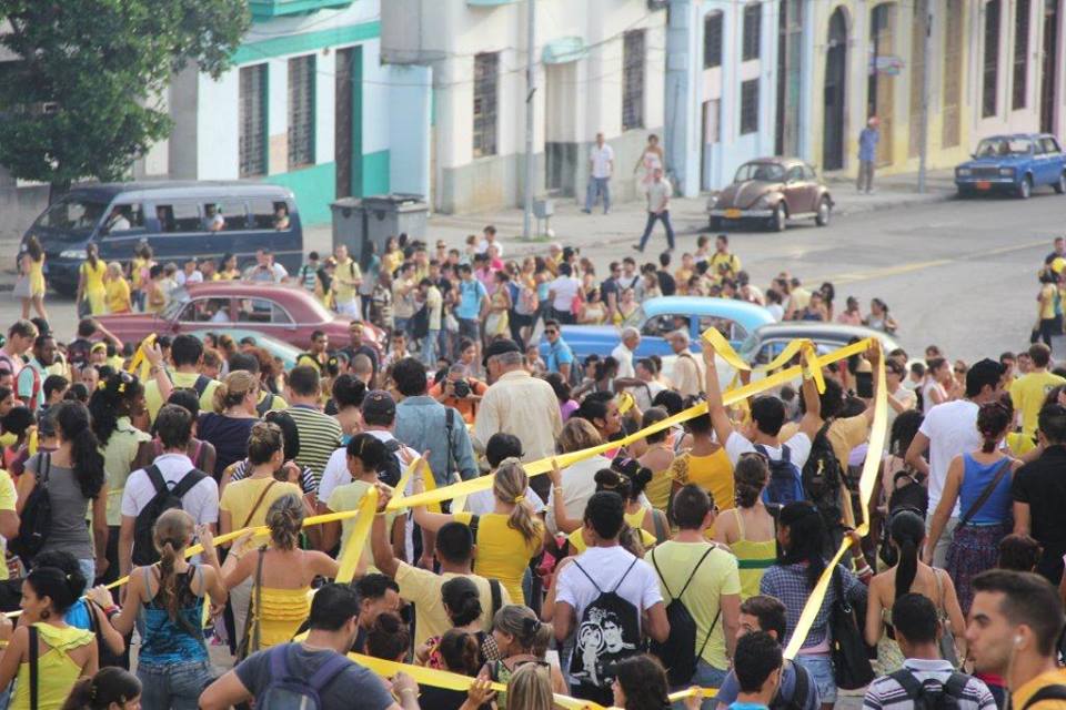 Cintas amarillas en la UH. Foto. Karla María Venereo León