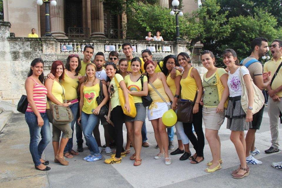 Cintas amarillas en la UH. Foto. Karla María Venereo León