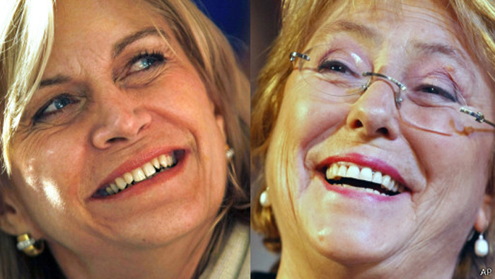 De izquierda a derecha, Evelyn Matthei y Michelle Bachelet.