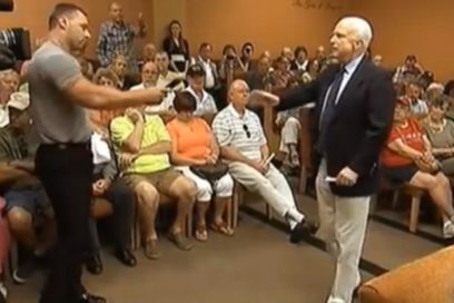 John McCain y la «dignidad» de los guerreristas