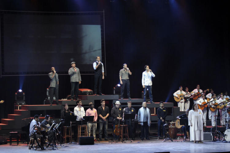 Actores y músicos se unieron en la gala de homenaje a los 5 héroes cubanos en ocasión del 15 aniversario de su encarcelamiento. Foto: René Pérez Massola