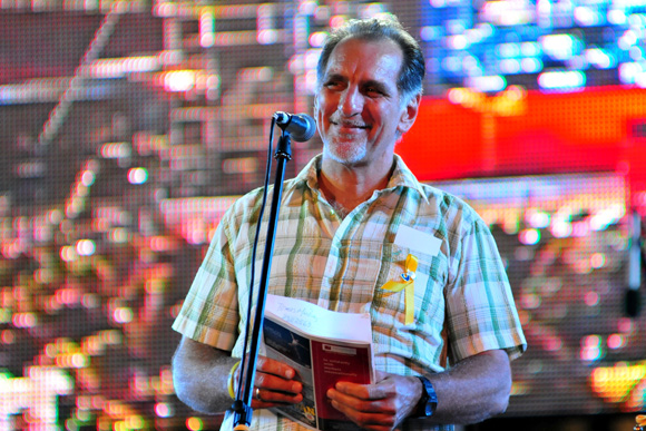 René González leyó un mensaje al pueblo de Cuba. Foto: Ladyrene Pérez/Cubadebate.