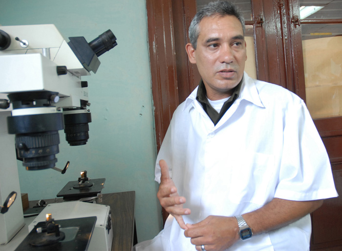 Esta es una especialidad que requiere mucha dedicación y amor a la profesión, afirmó el teniente coronel Jorge Alberto Cuba Marchán. | foto: Agustín Borrego