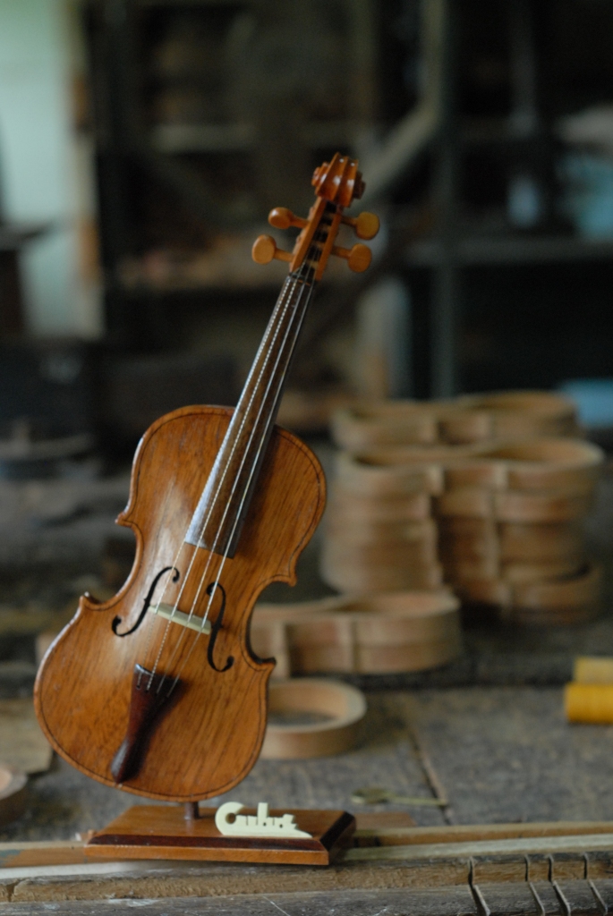 foto 1 fabrica-violines minas cmg