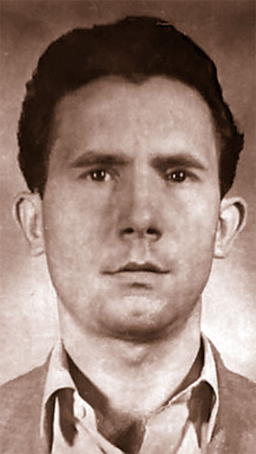 El 28 de mayo de 1957 Julito Díaz cayó mortalmente herido en el combate del Uvero, en la Sierra Maestra.