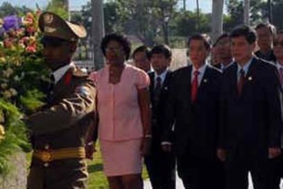 Delegación partidista de Vietnam visita Santiago de Cuba