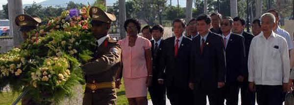 Nguyen Van Dua manifestó que esta visita responde al interés de expresar la solidaridad con el pueblo cubano y también a la urbe oriental, con la cual existe una estrecha amistad