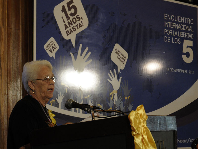 Mirta Rodríguez leyó un mensaje de su hijo, Antonio Gerrero. Foto: René Pérez Massola.