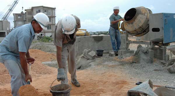 Rectorado por la Contraloría General de la República, con el concurso de la Asociación Nacional de Economistas y Contadores de Cuba, especialistas del sistema territorial de auditoría verificarán el comportamiento de la producción y comercialización de surtidos destinados a la edificación o reparación de casas