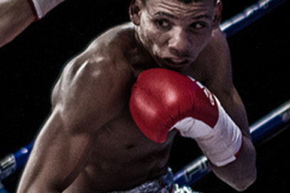 Domadores sofocan fuego en Bakú