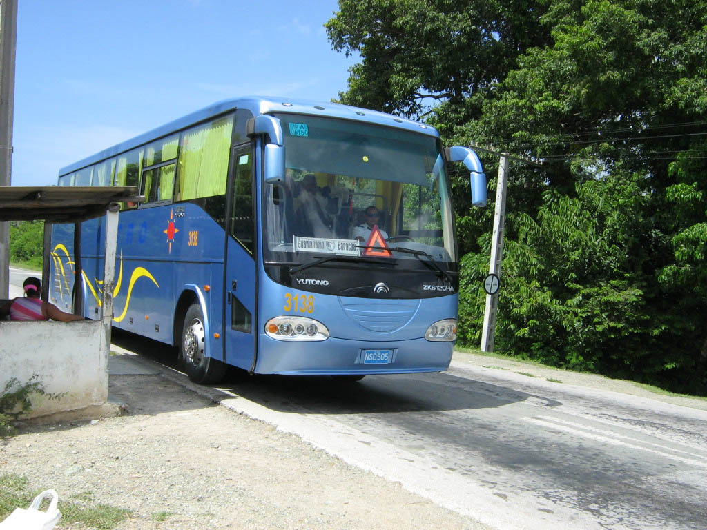 Las Yutong son un medio de transporte habitual en los viajes de una provincia a otra.