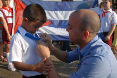 Pioneros cubanos recuerdan al Che