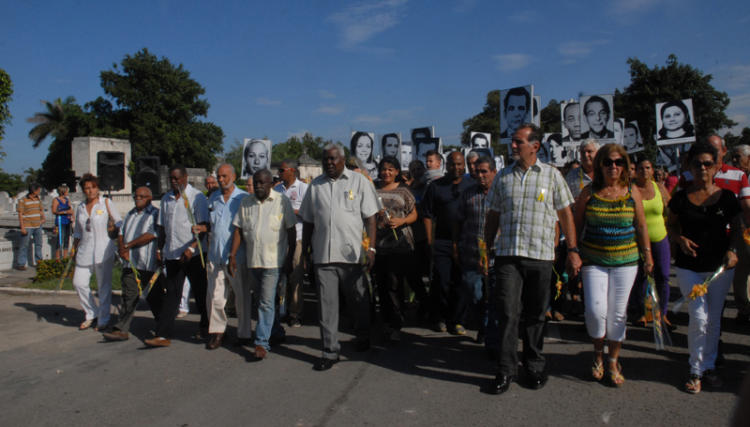 El Héroe de la República de Cuba, René González, marchó junto a su pueblo.