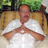 El Excelentísimo Sr. Ali Bin Saad Al-Kharji, embajador del estado de Qatar en Cuba.