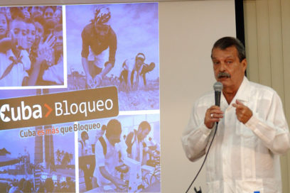 Existe un vínculo entre el bloqueo y la política agresiva de Washington