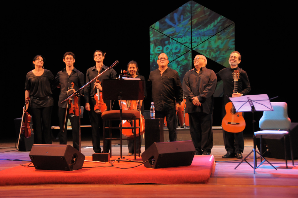 El concierto Amor de ciudad grande fue dedicado a los 160 años del natalicio de José Martí y al 70 aniversario de Pablo Milanés. Fotos: Roberto Ruiz Espinosa.
