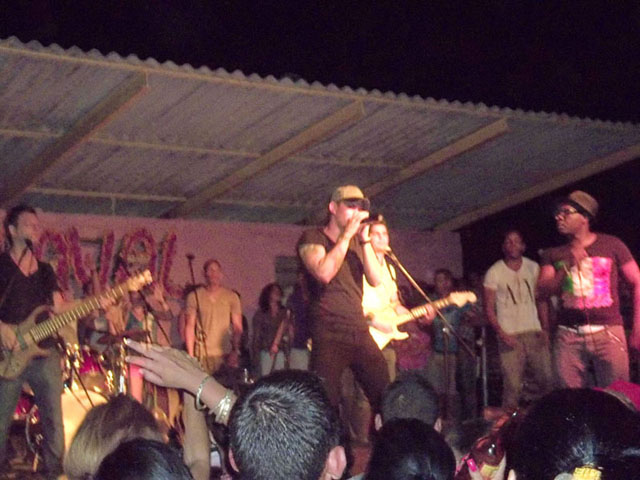 Leonis Torres y su grupo hizo disfrutar a la multitud en la noche de gala. Foto: José Luis Martínez Alejo