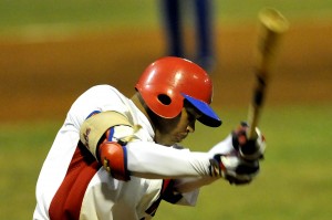 José Miguel Fernández, segunda base y figura clave en la ofensiva de Matanzas. Foto: José R. Rodríguez Robleda