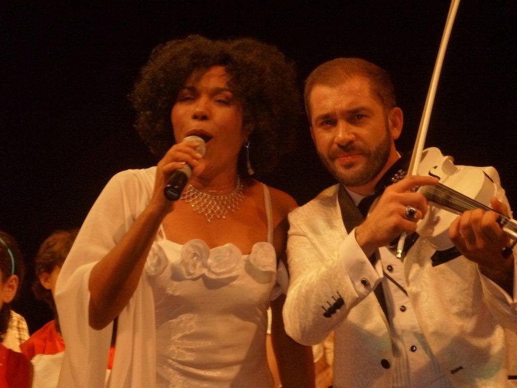 Las interpretaciones de Emilia calaron en lo más profundo del público azerbaiyano.