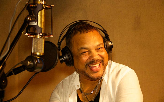 Pancho Céspedes graba Tú me acostumbraste, en los estudios Abdala. Foto: José Gaviria