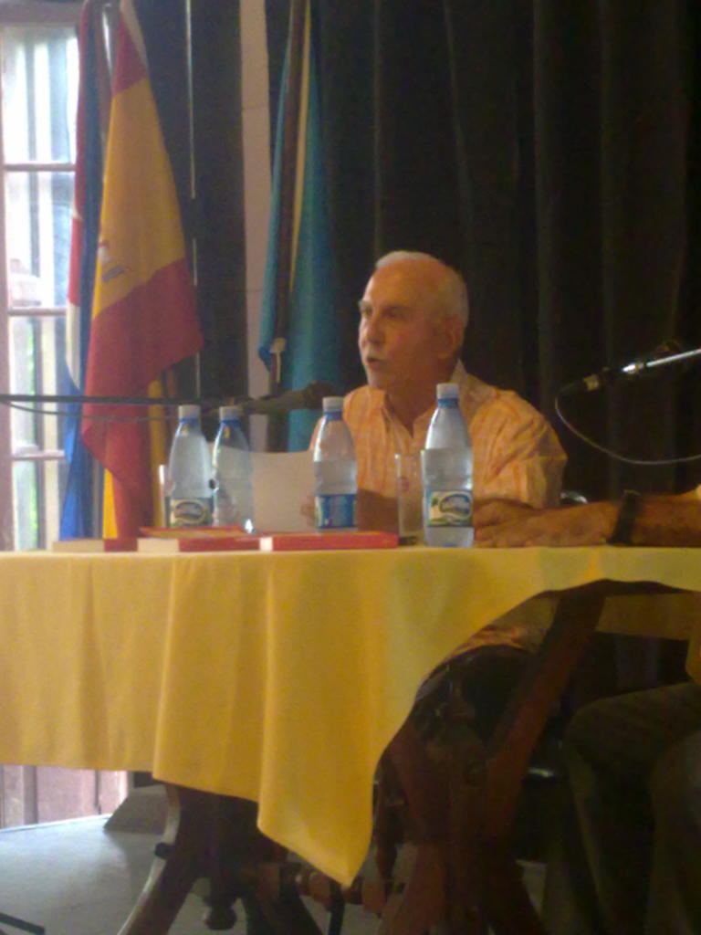 Santiago Prado ofrece en su libro una visión que sobrepasa el tema deportivo y entiende el fútbol más allá del terreno de juego.