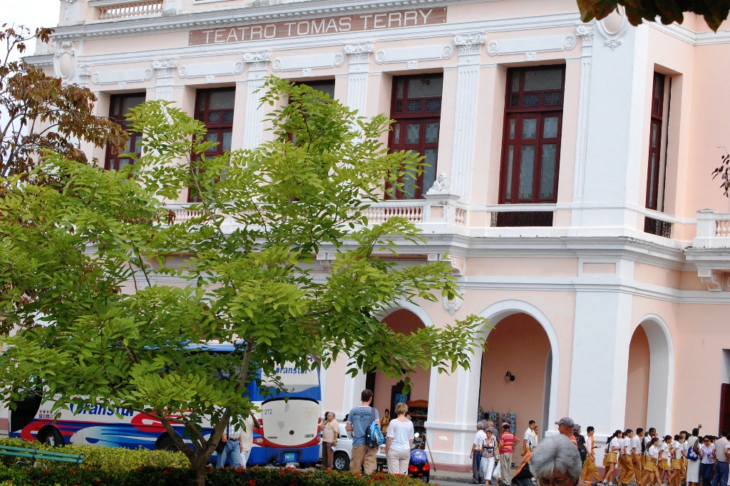 El teatro Tomás Terry celebra su aniversario 123 con muy interesantes presentaciones, entre ellas la del Ballet Nacional de Cuba. Foto: Ramón Barreras Ferrán.