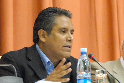 José Félix Reyes, director del Banco Central de Venezuela, durante su conferencia magistral acerca de los procesos de integración en América Latina y el Caribe. Foto: Agustín Borrego