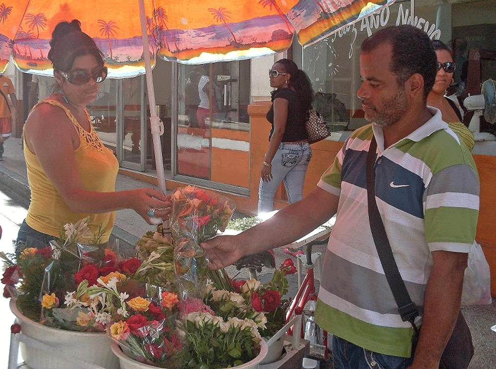 El incremento del trabajo por cuenta propia demanda mayores acciones de información hacia los contribuyentes.