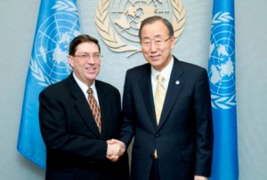 El secretario general de las Naciones Unidas, Ban Ki-moon, y el canciller de Cuba, Bruno Rodríguez, dialogaron hoy en Nueva York sobre la gestión de la isla al frente de la Comunidad de Estados Latinoamericanos y Caribeños (Celac). Foto: AIN/ Archivo