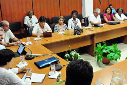 Reconoce Díaz-Canel apoyo de comunidad espiritista cubana a la Revolución