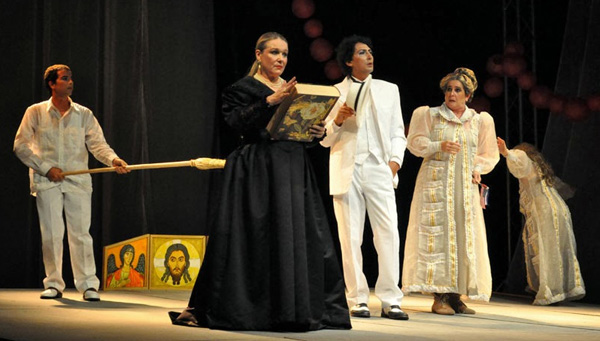Yanier Palmero, Liliam Rentería, Mabel Roch, Alexis Díaz de Villegas y Clara de la Caridad González en Ana en el trópico. Foto: Del autor